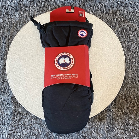 Canada Goose Men’s Arctic Down Mitts size XL